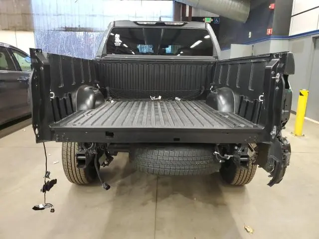 2024 TOYOTA TUNDRA CREWMAX SR  