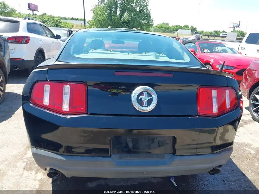 2011 FORD MUSTANG V6