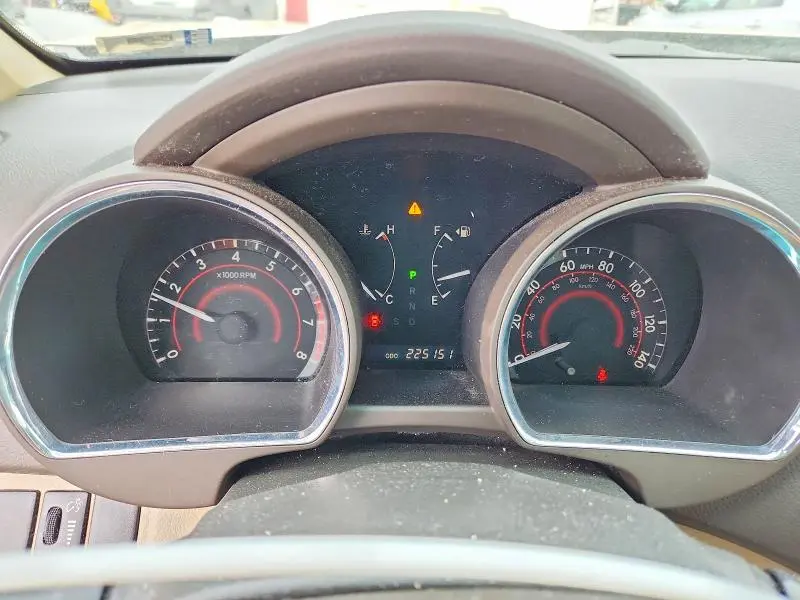 2010 TOYOTA HIGHLANDER SE  