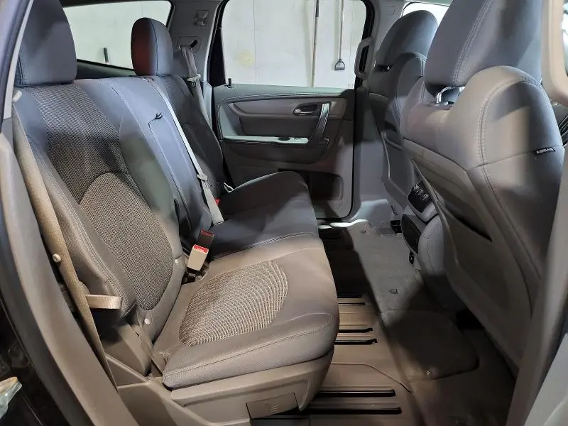 2017 CHEVROLET TRAVERSE LS  