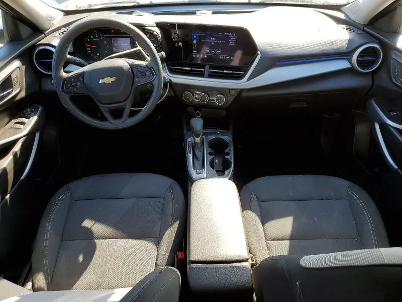 2025 CHEVROLET TRAX LS  