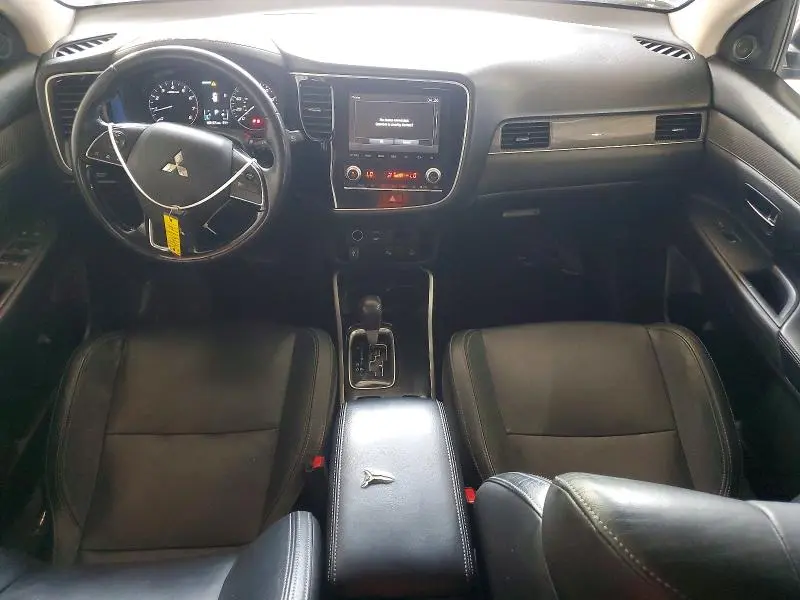 2020 MITSUBISHI OUTLANDER SE  