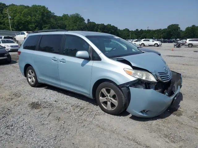 2015 TOYOTA SIENNA LE  