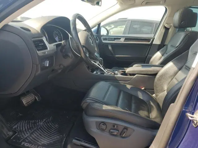 2016 VOLKSWAGEN TOUAREG SPORT  