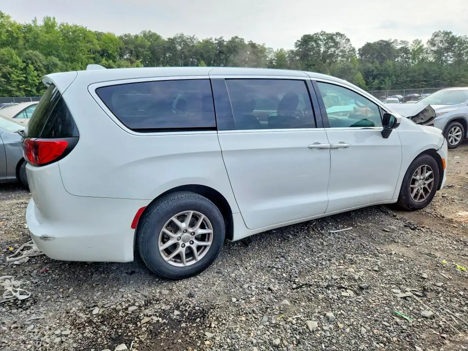 2017 CHRYSLER PACIFICA LX  