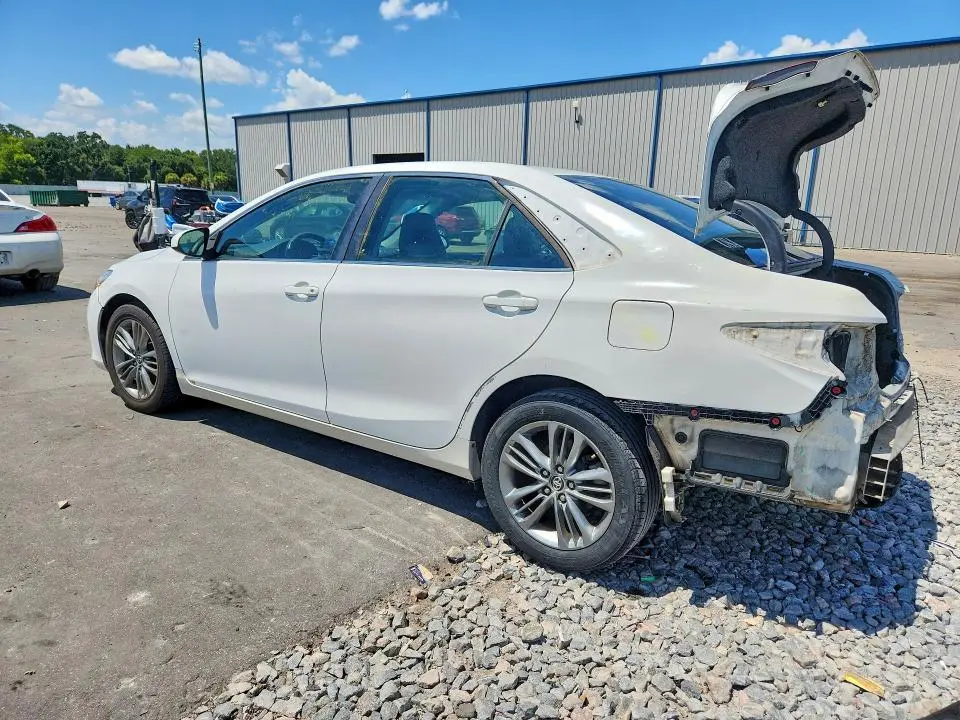 2015 TOYOTA CAMRY SE  