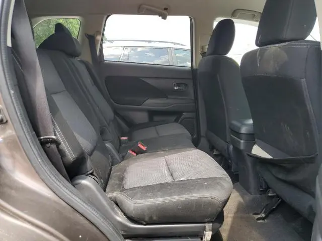 2016 MITSUBISHI OUTLANDER SE  