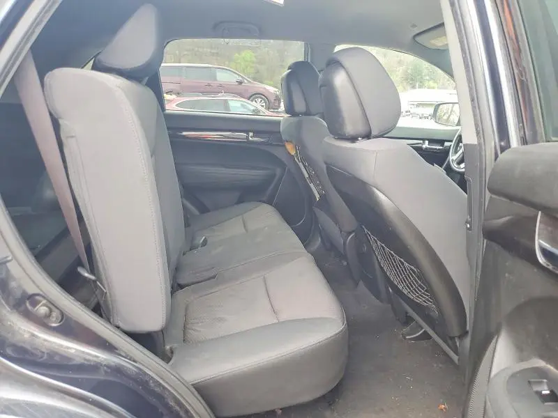 2012 KIA SORENTO LX  