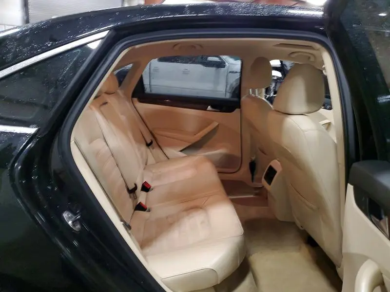 2013 VOLKSWAGEN PASSAT SEL  