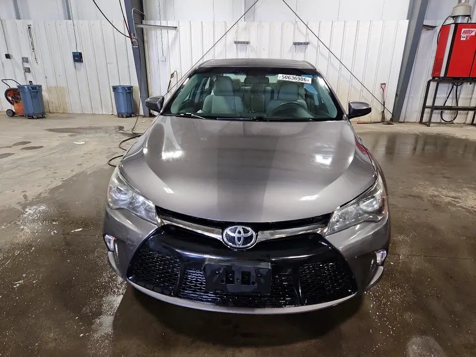 2017 TOYOTA CAMRY SE  