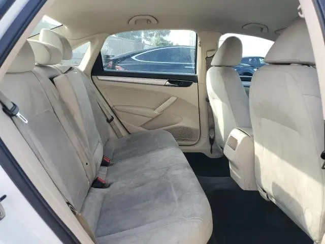 2017 VOLKSWAGEN PASSAT S  