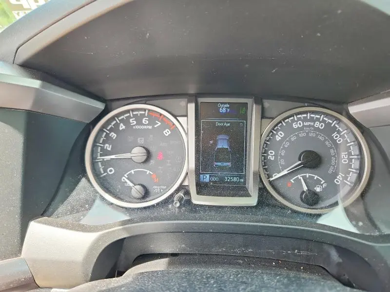 2022 TOYOTA TACOMA SR5 V6  
