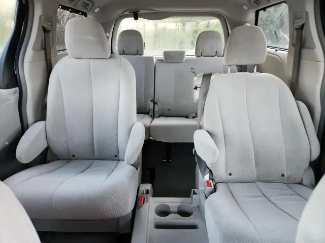 2011 TOYOTA SIENNA LE  