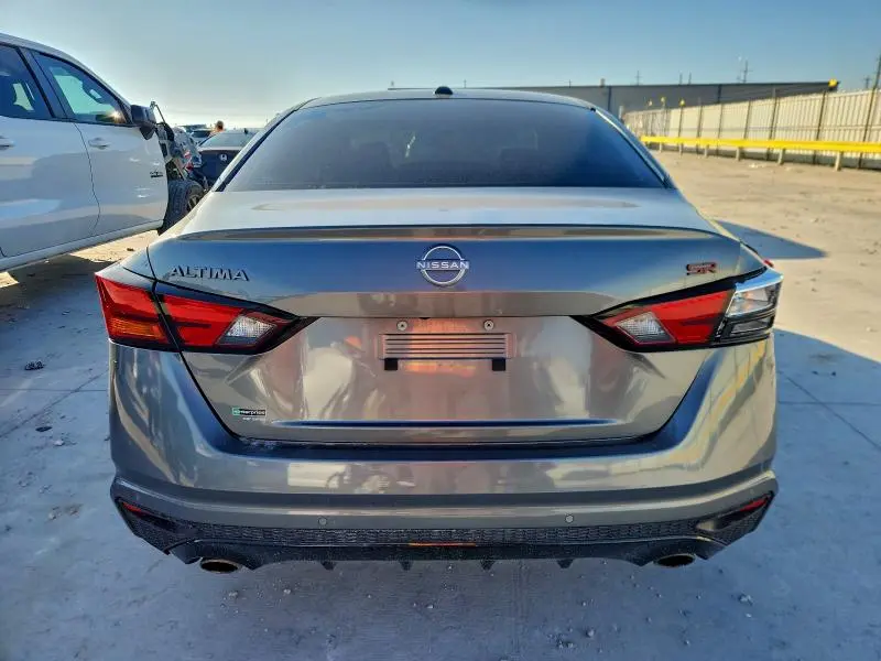 2023 NISSAN ALTIMA SR  