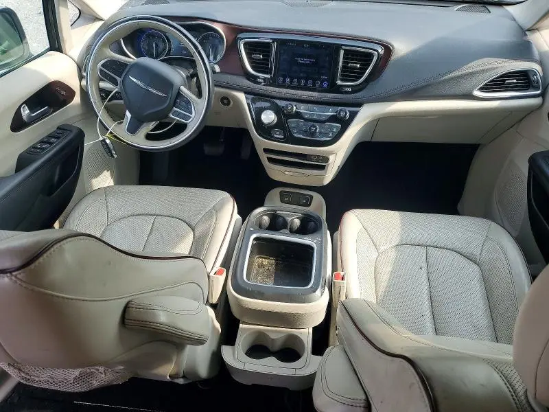 2017 CHRYSLER PACIFICA LIMITED  