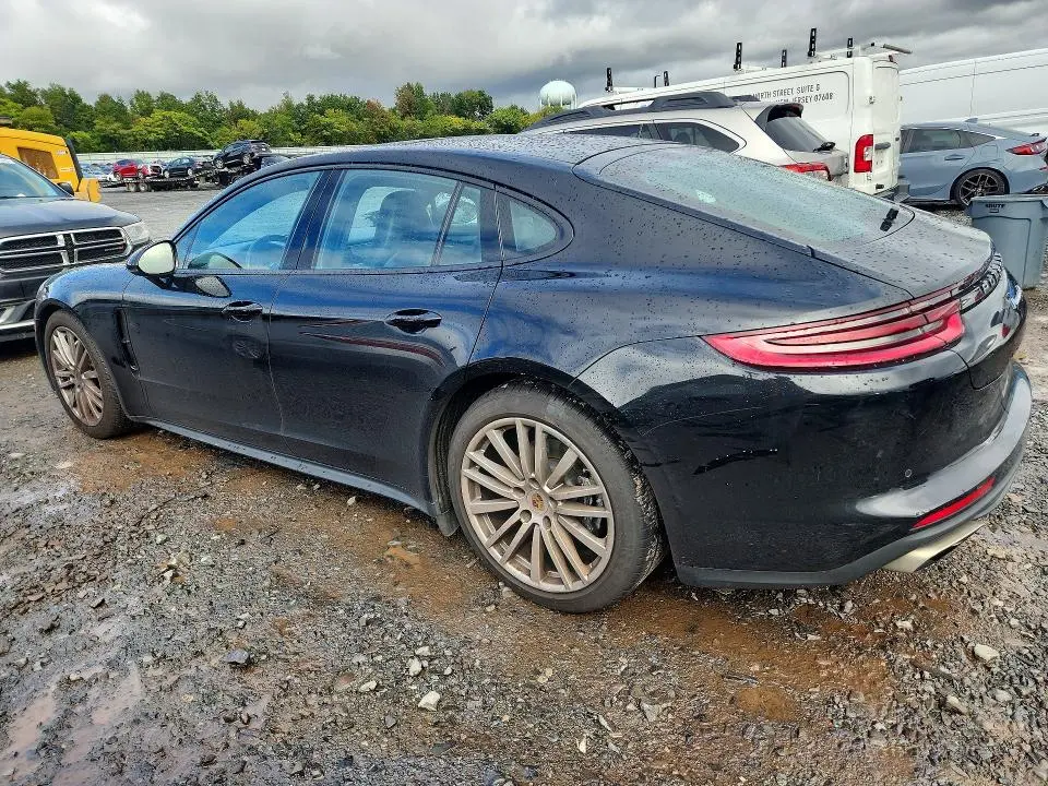 2018 PORSCHE PANAMERA 4  