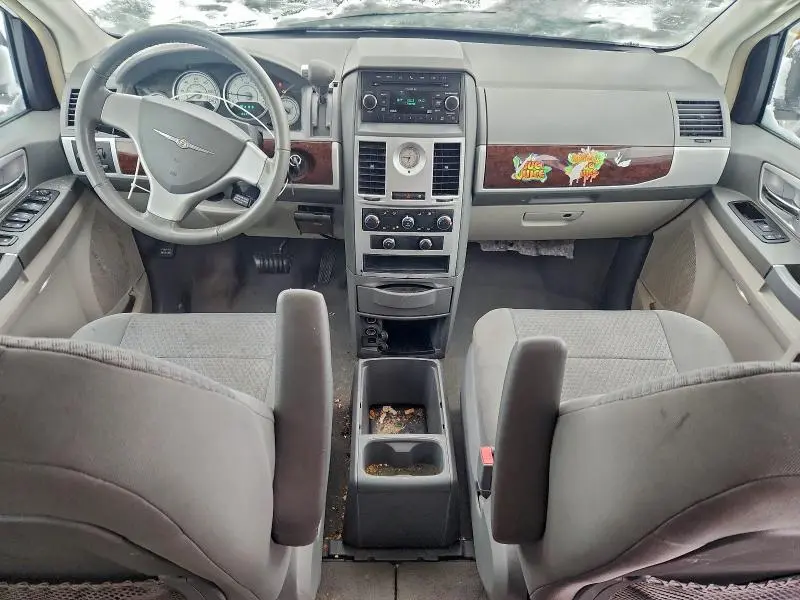 2010 CHRYSLER TOWN & COUNTRY TOURING  