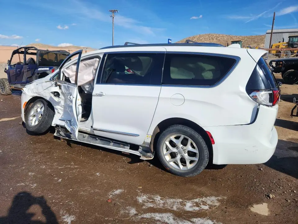 2020 CHRYSLER PACIFICA TOURING L  