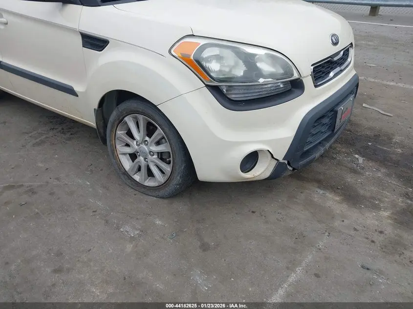 2013 KIA SOUL +
