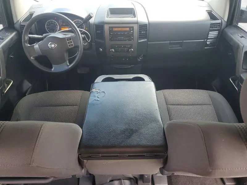 2010 NISSAN TITAN XE  