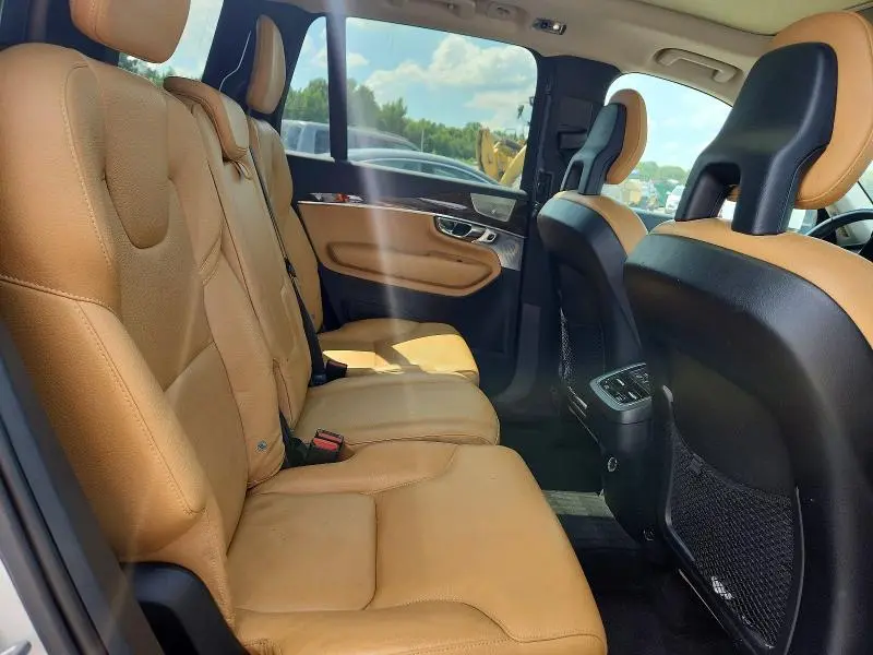 2016 VOLVO XC90 T6  
