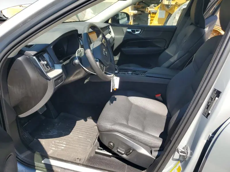 2025 VOLVO XC60 PLUS  