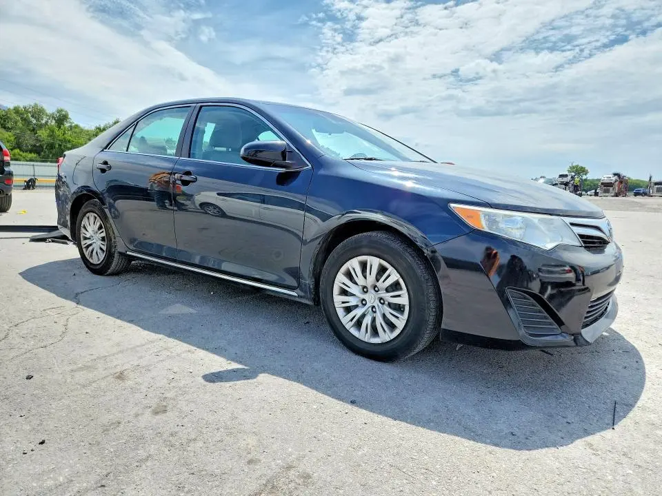 2014 TOYOTA CAMRY LE  