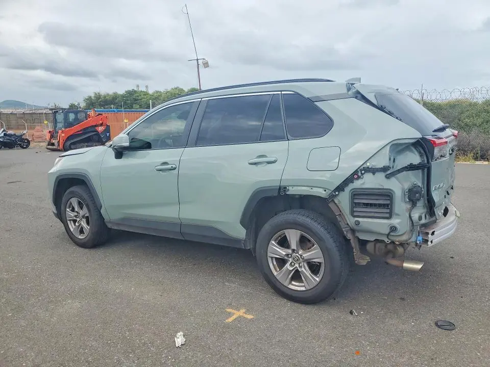 2022 TOYOTA RAV4 XLE  