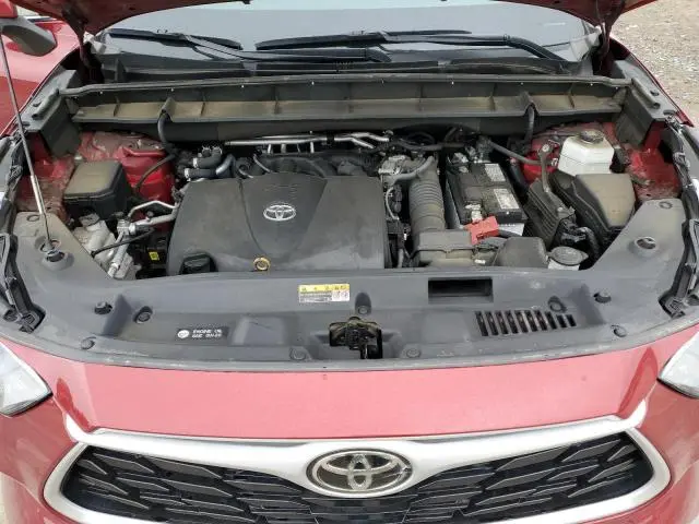 2022 TOYOTA HIGHLANDER XLE  