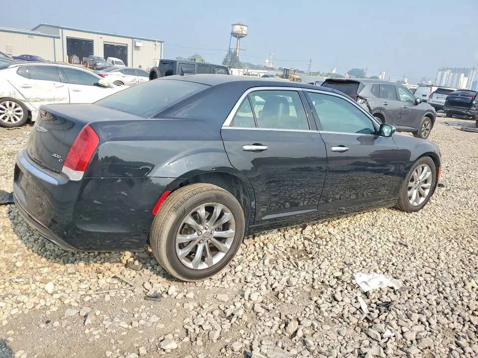 2016 CHRYSLER 300C   