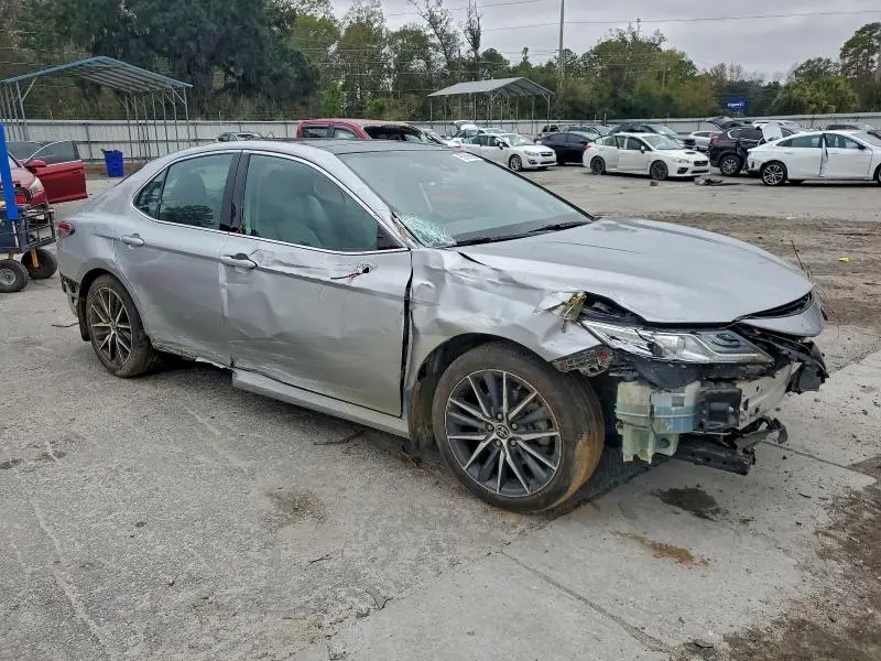 2023 TOYOTA CAMRY XLE  
