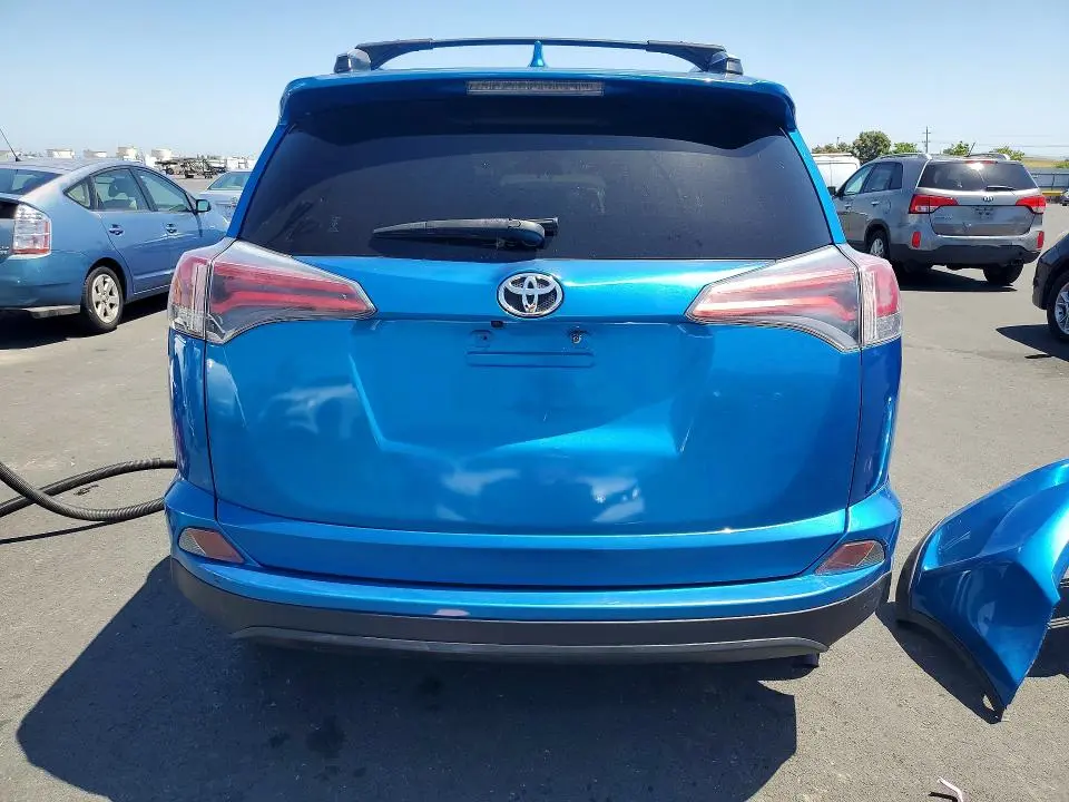 2016 TOYOTA RAV4 LE  