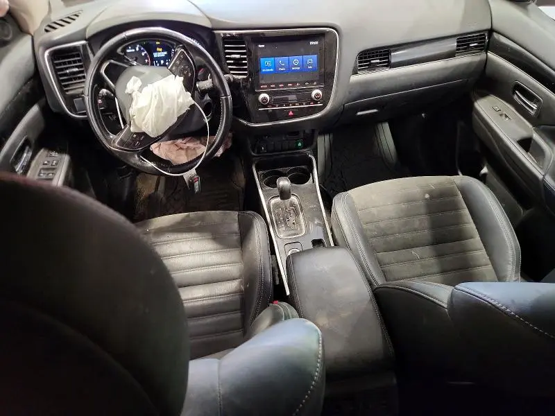2020 MITSUBISHI OUTLANDER SE  