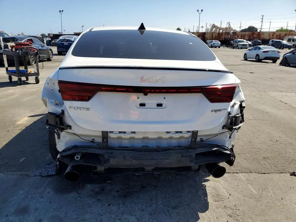 2023 KIA FORTE GT  