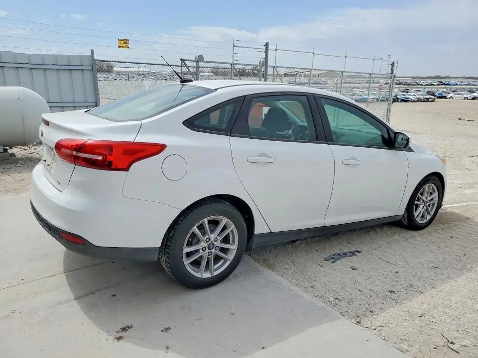2016 FORD FOCUS SE  