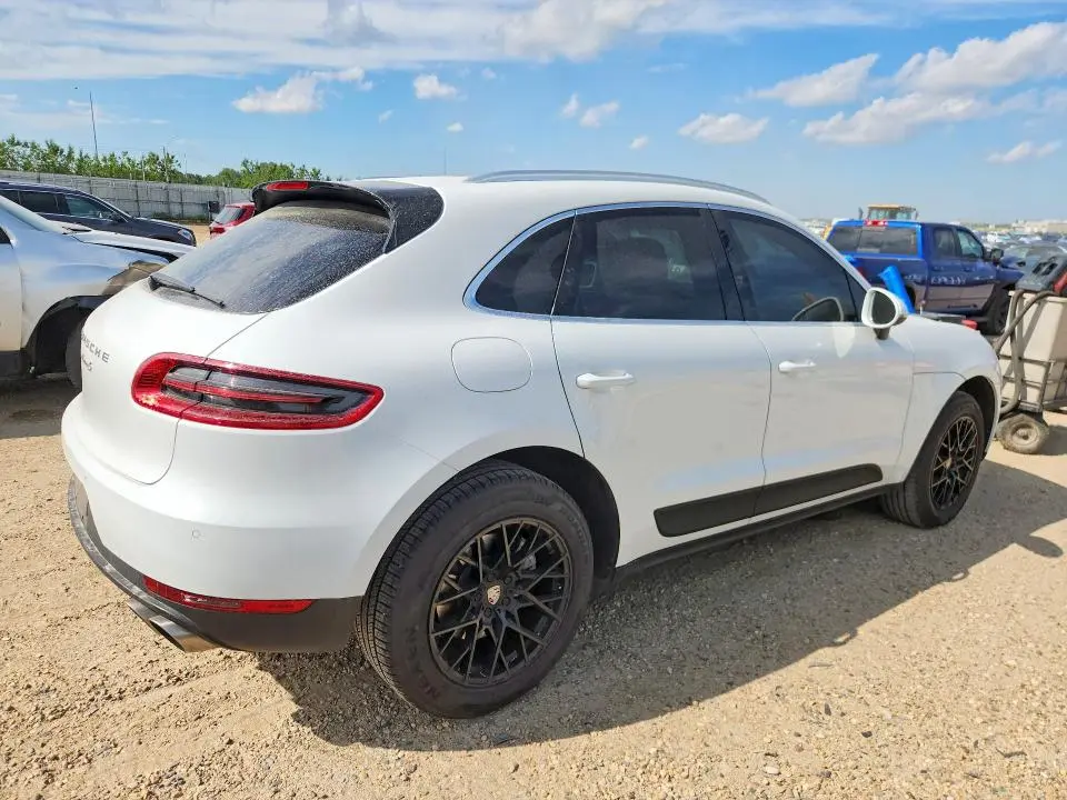 2015 PORSCHE MACAN S  
