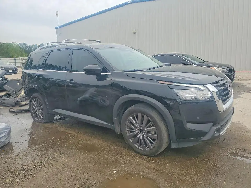 2024 NISSAN PATHFINDER SL  