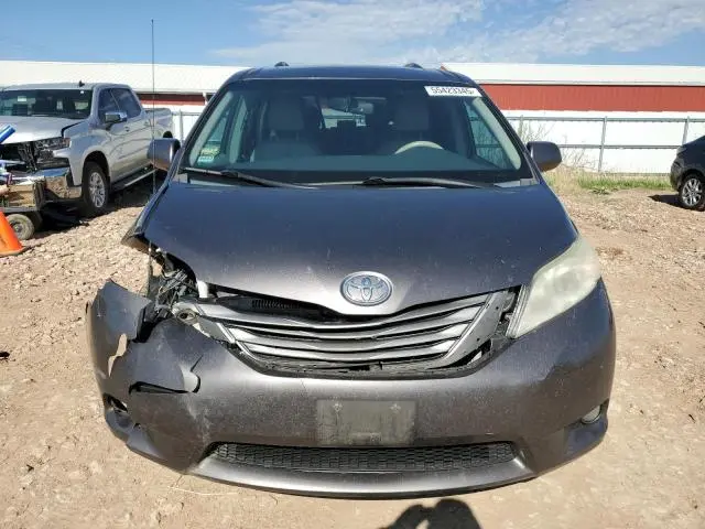 2013 TOYOTA SIENNA XLE  