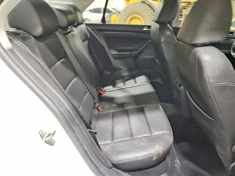 2010 VOLKSWAGEN JETTA WOLFSBURG  