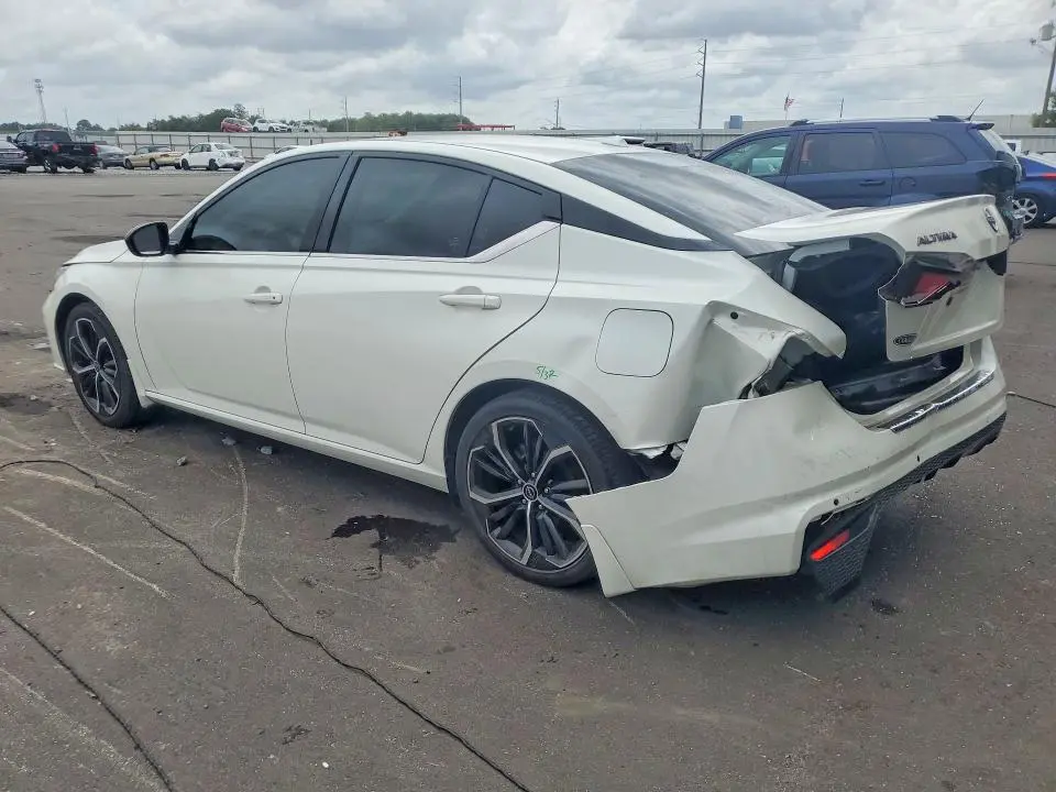 2023 NISSAN ALTIMA SR  