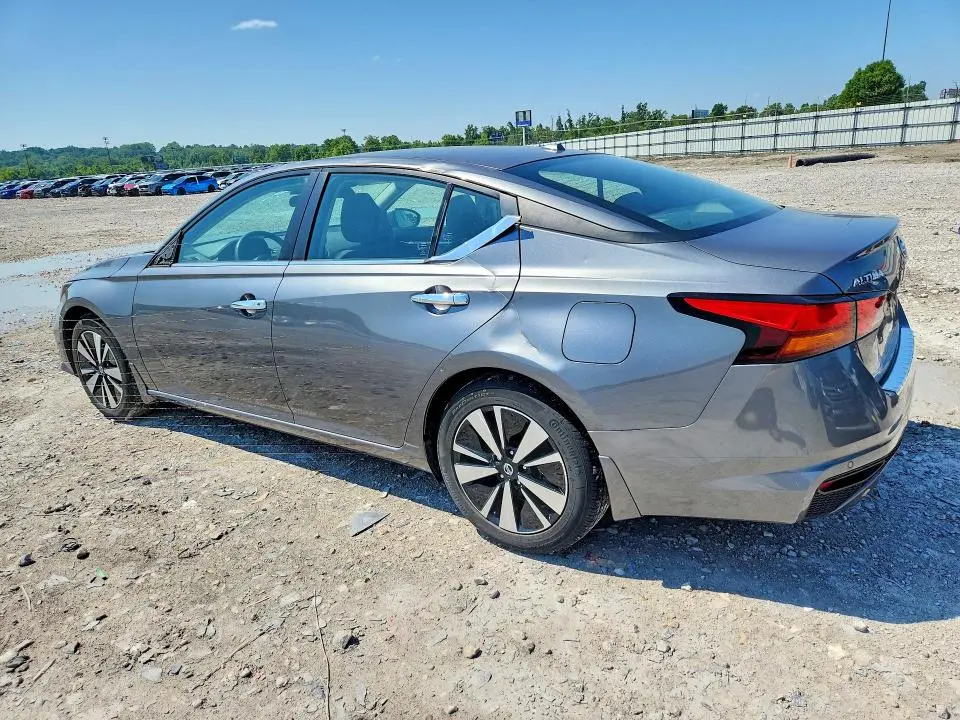 2021 NISSAN ALTIMA SV  