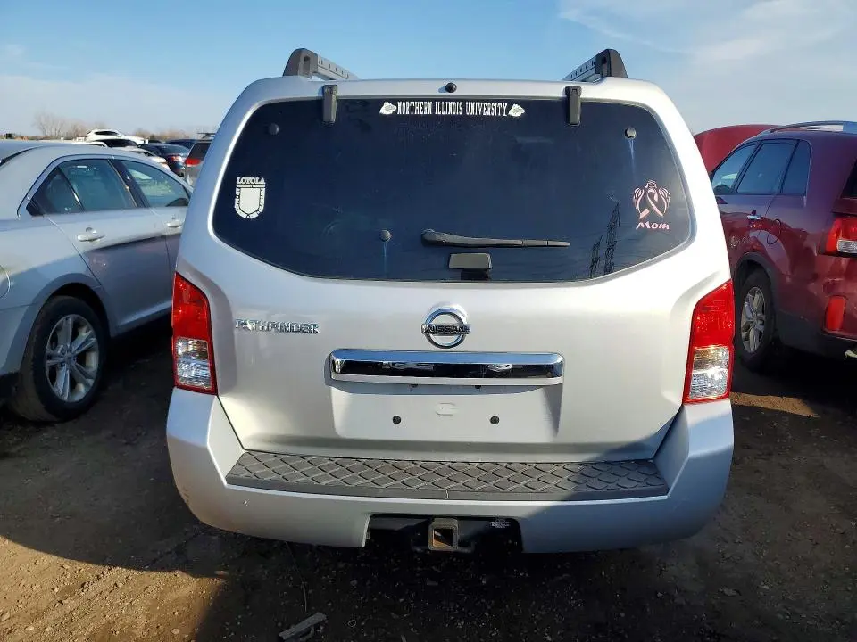 2012 NISSAN PATHFINDER S  