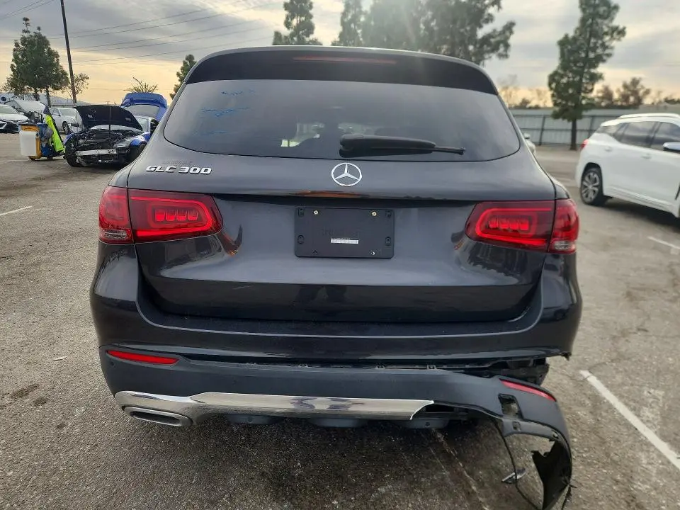 2021 MERCEDES-BENZ GLC 300  