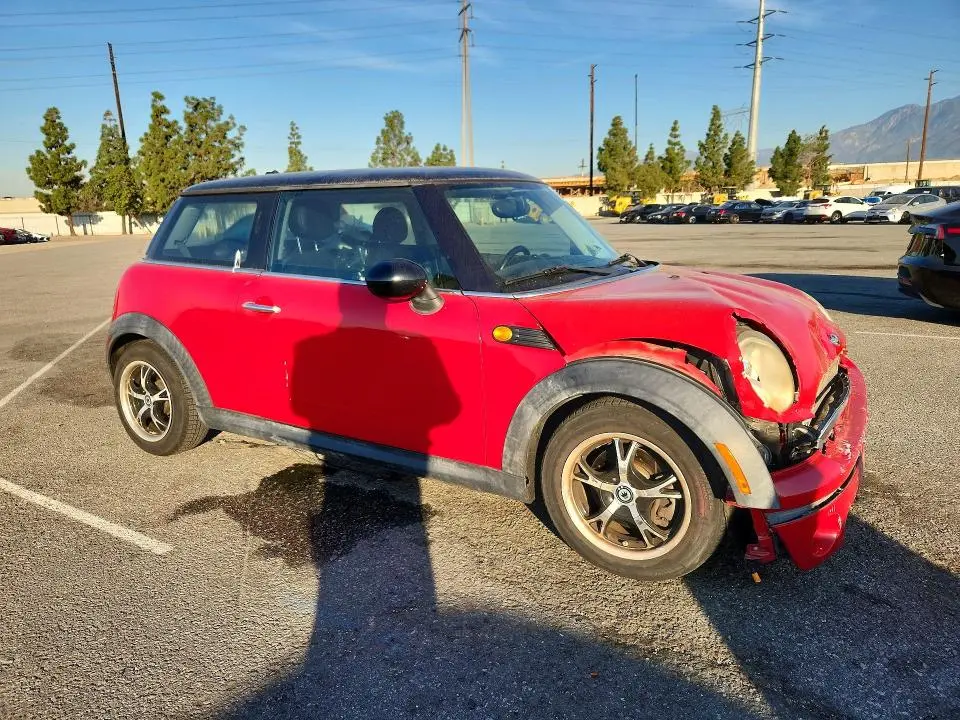 2010 MINI COOPER   