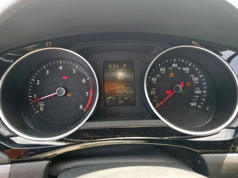2016 VOLKSWAGEN JETTA SPORT  