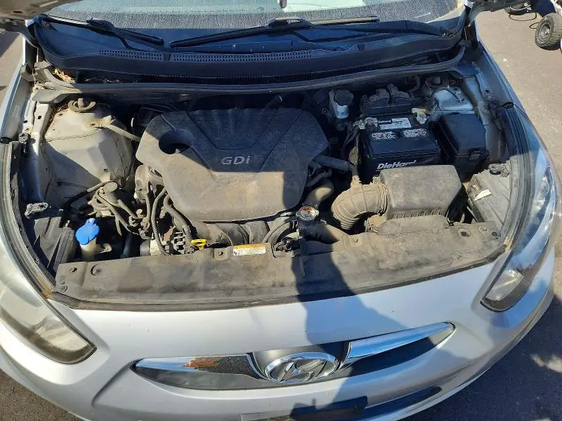 2012 HYUNDAI ACCENT SE  