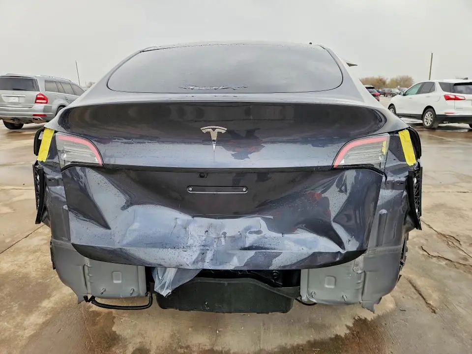 2024 TESLA MODEL Y   