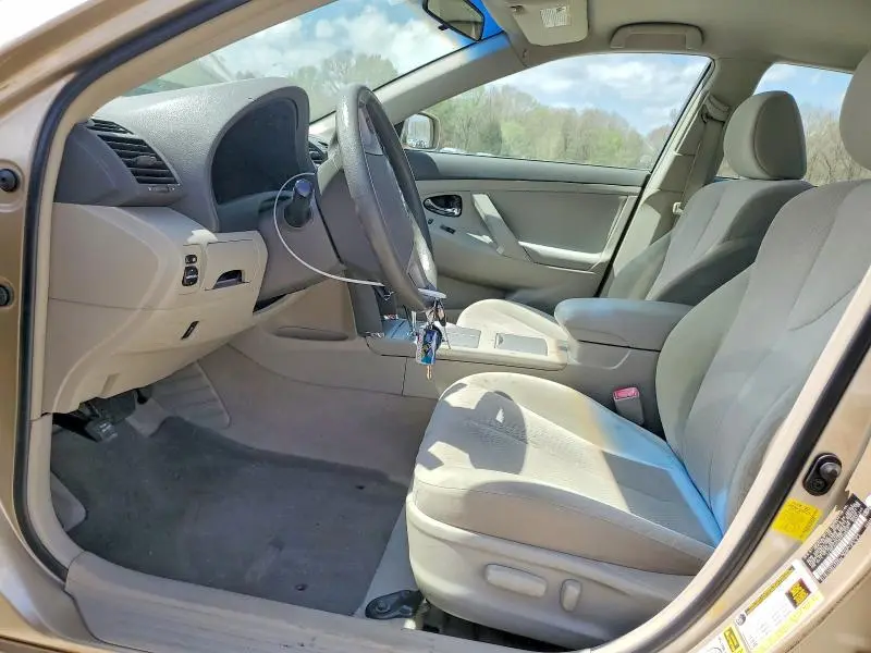 2011 TOYOTA CAMRY LE  