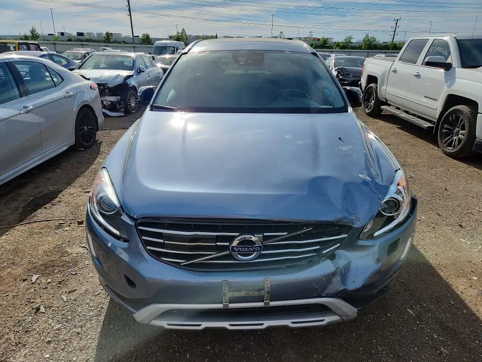 2017 VOLVO XC60 T6 DYNAMIC  