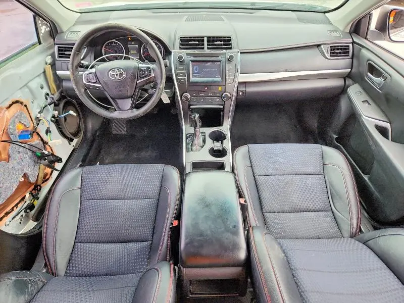 2015 TOYOTA CAMRY SE  